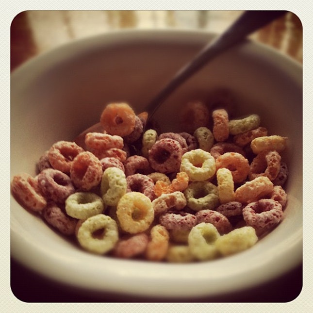 #instafood #instasnack #instayumm #breakfast #cereal #fruitloops #tasty #yum #sweet
