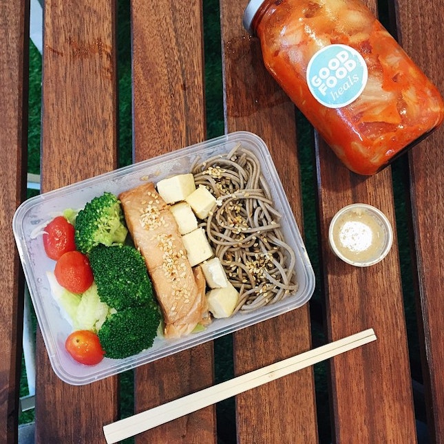You can now eat clean without the hassle of buying ingredients and waking up early to prepare your own healthy / clean lunchbox.