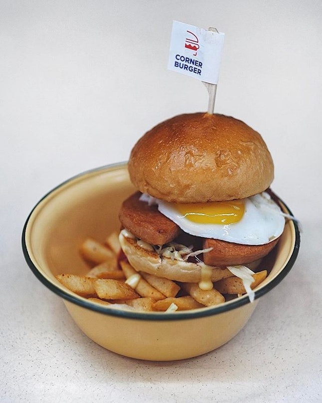 The classic luncheon meat with egg burger

#flatlays #onthetable #essentials #travelgram #huntgram #artofvisuals #thecreatorclass #createcommune #insiderfood #f52grams #bestfoodaroundtheworld #theartofplating #cookmagazine #thefeedfeed #eattheworld #yahoofood #thisisinsiderfood #beautifulcuisines #burpple #sgcafefood #cafefoodsg #sginsiders #exploresingapore #visitsingapore #yoursingapore #fujifilmsg #cafehopping