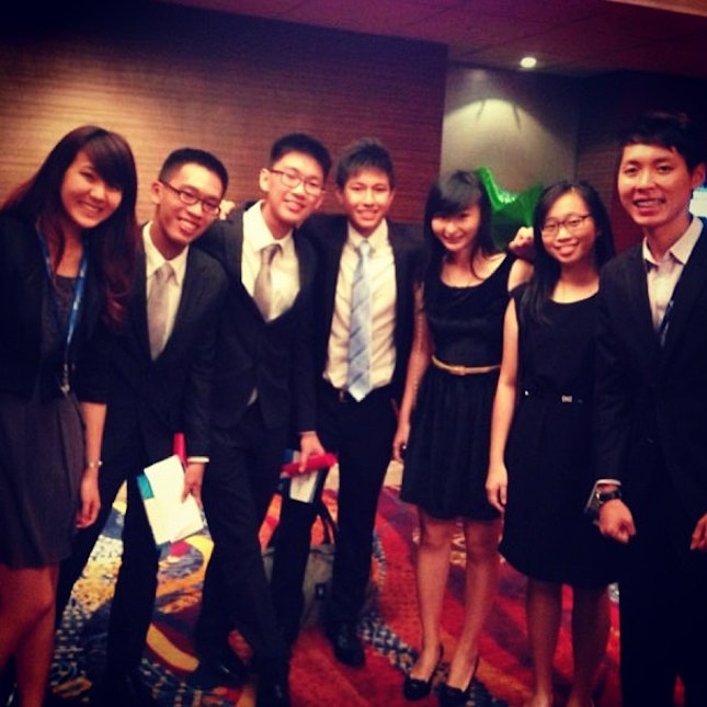 ESS Annual Dinner 2013 with the prize winners & 2 nice peeps we met :) 27 pages long speech hehe, ate chinese food with chopsticks & I can't cut my food T_T best photo I could get from last night :( will insta the certs soon like next week ^^ #filtered #mandarinorchard #hotel #classy #dinner #tiring #ootn #black #pretty #latergram #yesterday #igsg