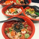No such thing as less is more when it comes to chirashi 😍😍 Came down to the popular Boru Boru, a pop up within Candour Coffee to celebrate @alan_loke's birthday woo

Boru Boru's rice bowls used to be only available during lunch but were so popular, it got extended into dinner hours.