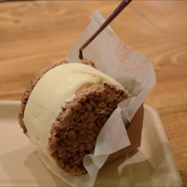 What I need right now - @Elephantgroundscoffee's flavour of the week #icecreamsandwich (HKD68).
