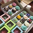 Take home #cupcakes baked by @annbenwick!!