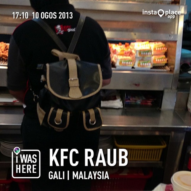 #instaplace #instaplaceapp #instagood #photooftheday #instamood #picoftheday #instadaily #photo #instacool #instapic #picture #pic @instaplacemobi #place #earth #world  #malaysia #MY #gali #kfcraub #food #foodporn #restaurant #street #day