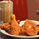 Texas crispy chicken, succulent on the inside and a golden brown batter deep fried to perfection.