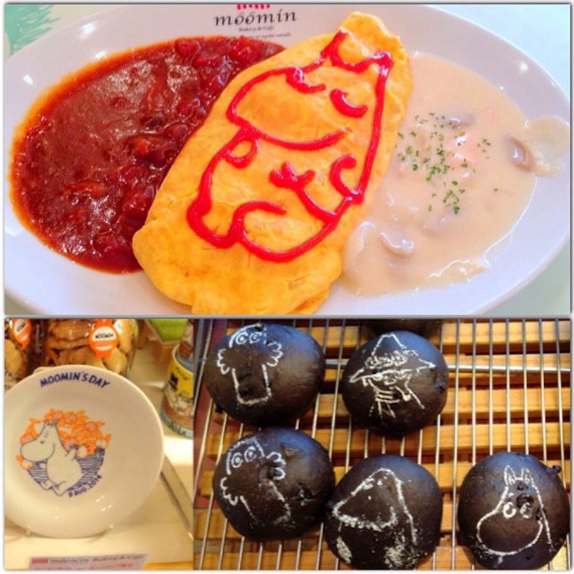 Moomin OmuRice and Chocolate Framboise Buns printed with Moomin characters.