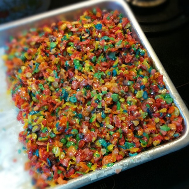 1st attempt in making fruity pebble bars #food #DIY #baking