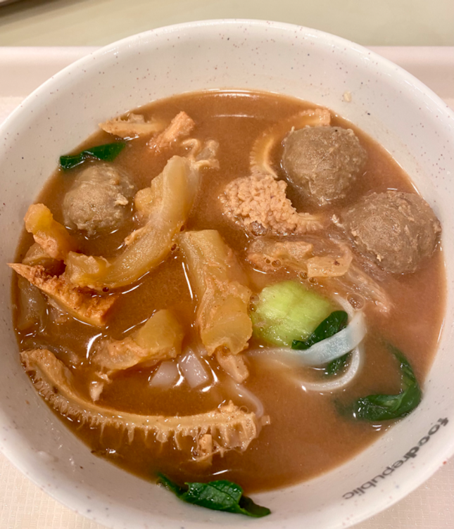 Beef tendon, tripe and ball noodles ($9)