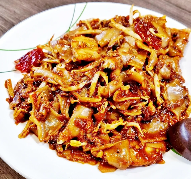 Char Kway Teow (SGD $4) @ Apollo Fresh Cockle Fried Kway Teow.