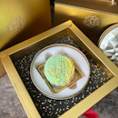 Celebrate Mid-Autumn Festival with Bread Garden’s mooncakes, handcrafted mooncake made fresh with no preservatives, is low in sugar and is Halal-certified. 