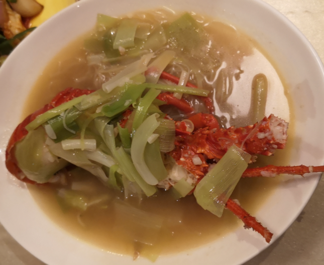 Braised lobster w leek and vermicelli 70++ for small 500g(UP 100++)