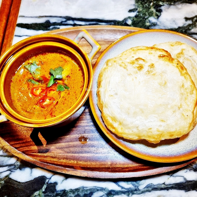 Colonial Chicken Curry With Roti Prata (SGD $Hotel Breakfast Package Only) @ Po Restaurant.