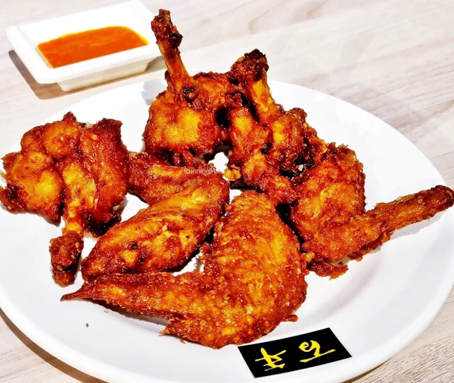 Chicken Wings (SGD $1.70 per piece) @ Bai Nian Niang Dou Fu.