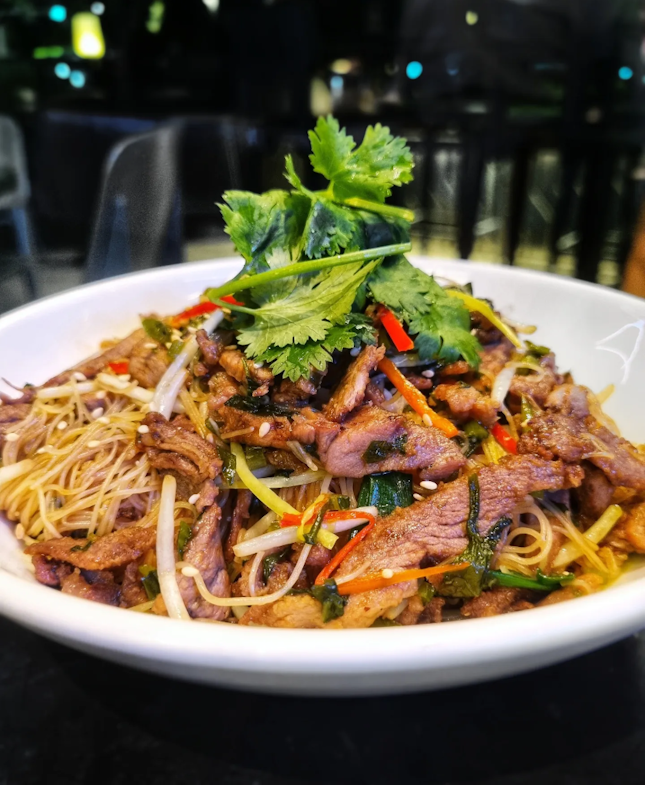 Rice Vermicelli stir-fried with preserved vegetables & duck meat