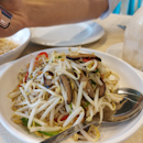 Bean sprouts with salted fish