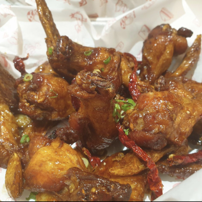 Great Korean fried chicken with many good flavours to choose from