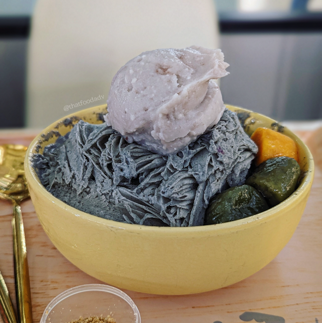 Black Sesame Shaved Ice (Mix and match) ($10.60)
