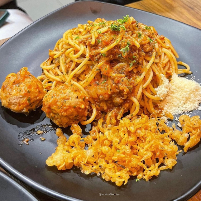 Beef Bolognese with meat balls