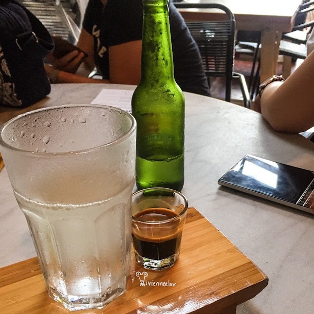 4th stop sees us at Dr.Inc for a jägerbomb-alike [Presso Bomb RM14 ↝ S$5.30] where we dropped a shot of espresso into a glass of ice cream soda and it taste good!!