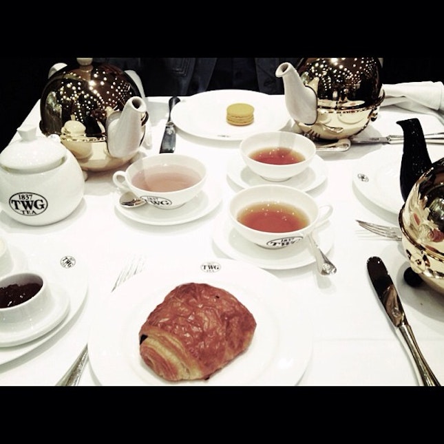 Tea, French macarons and croissants at TWG Tea Salon and Boutique w/ @mikocarreon & @davidguison 😋
