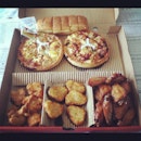🍕🍕🍕🍗🍖🍤👍👍😛😛😛😋😋😋😙😚☺😍😘
Pizza Hut
Delivery...