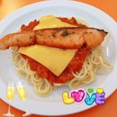 Salmon and cheese spaghetti in tomato sauce ♥