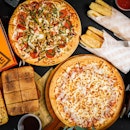 Little Caesars Pizza Celebrates the Holiday Season with New Holiday Treats and New Outlet at Junction Nine

