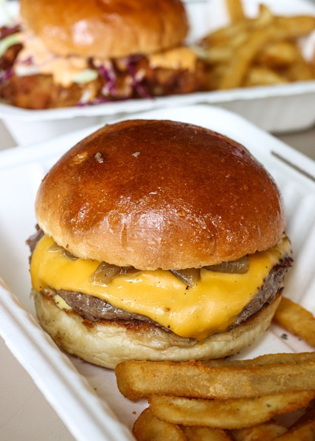 Affordable Gourmet Burger Stall Makes a Return at Commonwealth Crescent Market & Food Centre