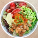 [ROBINSON RD] Dine in at @poke.lulu and you get a free hand at the variety of sauces, lime and more!