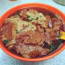 Beef Brisket You Mian at Sugar Street which is equivalent of Lucky Plaza, plenty of maids shopping here!
