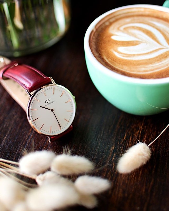 Xmas is just around the corner, if you’re stuck for a perfect gift then you may check out @danielwellington!