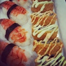 Prawn n fussion roll #prawn #sushi #itadakimasu #japanese #restaurant #food #foodporn #foodoftheday #foodoftheday #chicken #fussion #fussionroll #nigiri #nigirisushi #wasabi #shoya