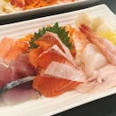 Fresh and sweet sashimis from the $30 Sashimi Don set that comes with ikura chawanmushi, miso soup and sesame icecream 💕