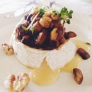 Warm Coeur de Lion Camembert
with Mushrooms and Walnut 👌#foodstagram #BirthdayLunch #foodspam