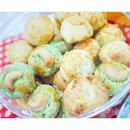 Feasting on CNY cookies c/o @piesncoffee!