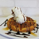 Last night's Belgium Waffle with a generous scoop of Vanilla ice cream awyeahhh ✌😙
#burpple