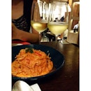 Nyonya like crab pasta and wine.
