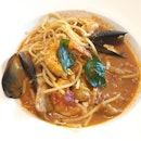 My go-to order at @swensenssingapore is always their Seafood Arrabbiata Pasta.