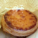 During my first Macau trip, we tried the egg tarts from margaret's.