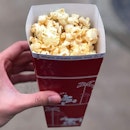 The next food item that I was so looking forward to in disneysea was this garlic shrimp popcorn!