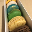 Macarons to start the day!
