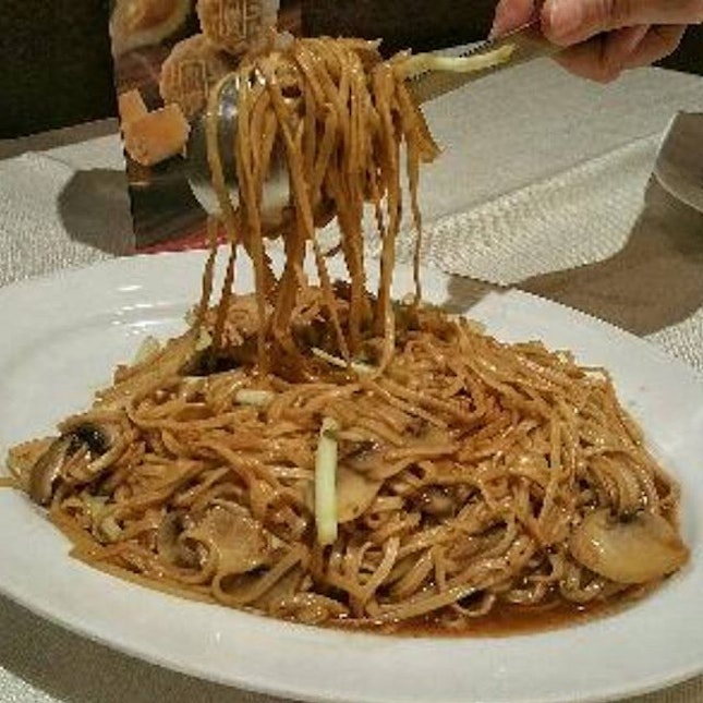Braised Ee Fu Noodles.