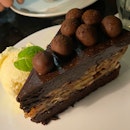 Chocolate Cake W Nuts
