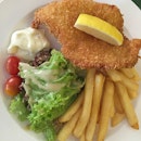 Fish & chips #sgeats #followme #foodblogger #singaporefood #delicious #yummy #foodgasm #foodstamping #sgfood #foodoftheday #foodporn #burpple #foodspotting #fatdieme #foodgasm #instafood #openricesg #justeat #foodphotography #8dayseatout #instasg #umakemehungry #lifeisdeliciousinsg #foodblogs #nomnomnom
