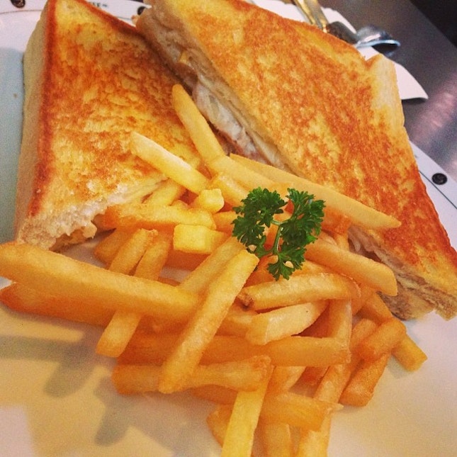 #fries #sandwich #cuppa  #sfoodlicious #burpple