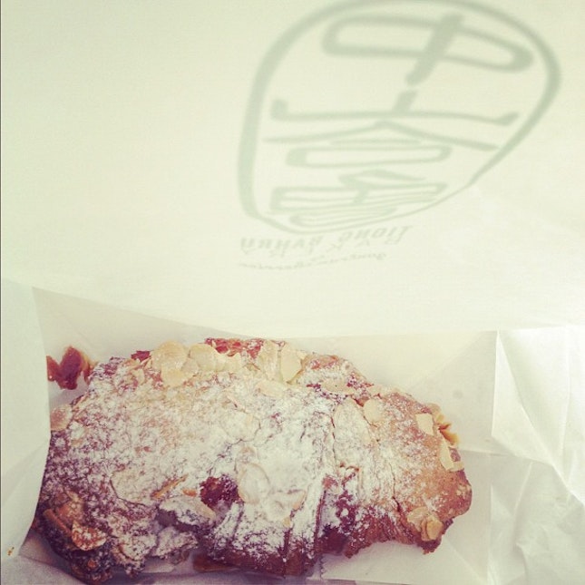 Grab and go tea #hightea #snack #croissant #bread #foodpics #foodstagram #igsgfoodies #sgfoodies