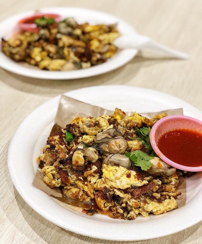 One of the best fried oyster omelettes in Singapore, so sinfully good!😋
.