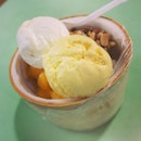 Totally digging the Thai mango sticky rice with housemade ice-cream from "Waan Waan", a brand new stall inside Old Airport Road Hawker Centre.