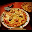 seafood pizza #dinner