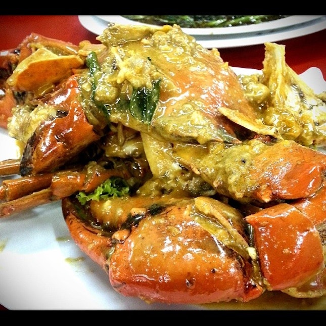 Star of tonight's dinner: Salted Egg Yolk Crab!